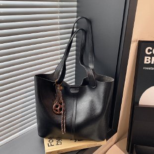 New Casual Stylish Versatile Commuter Shoulder Tote Bag